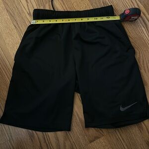 Nike dri-fit short. Men’s small.